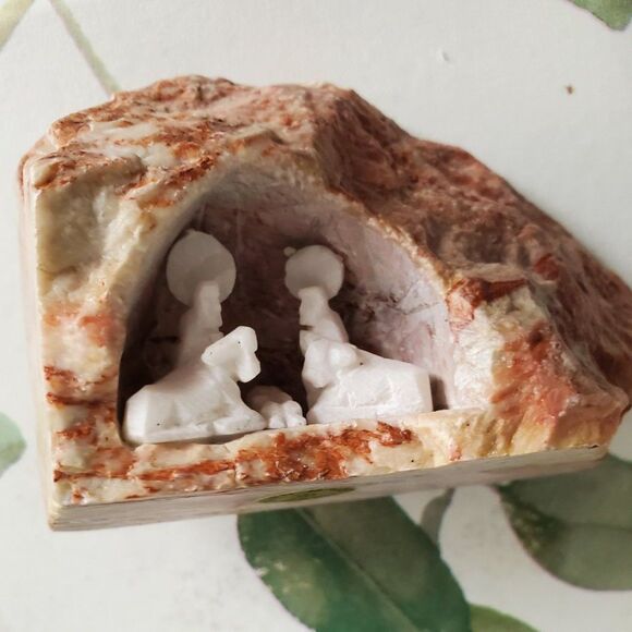 Mini Peruvian Nativity White Onyx Holy Family in Stone Cave Handmade Great gift - Picture 1 of 15